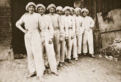 A Picturesque Group of Women Workers: Maids in a Mill in Nottingham by English Photographer